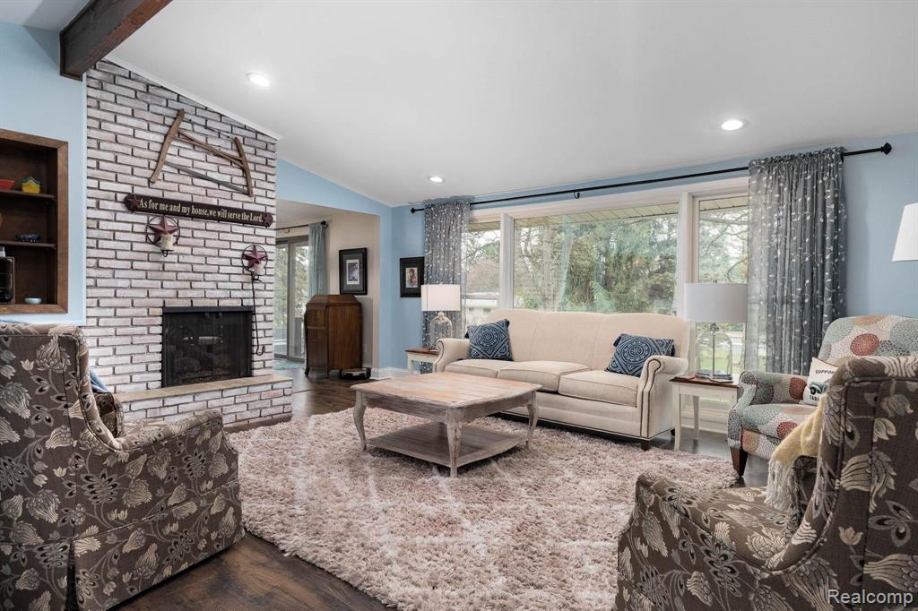 210 Donegal Drive Rochester Hills, MI 48309 - Photo 8 of 48