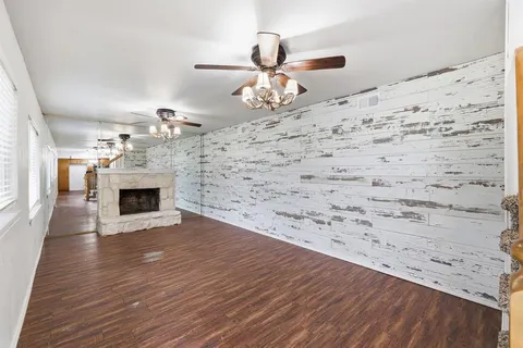 $299,000 | 806 Waggoner Drive, Arlington, TX 76013