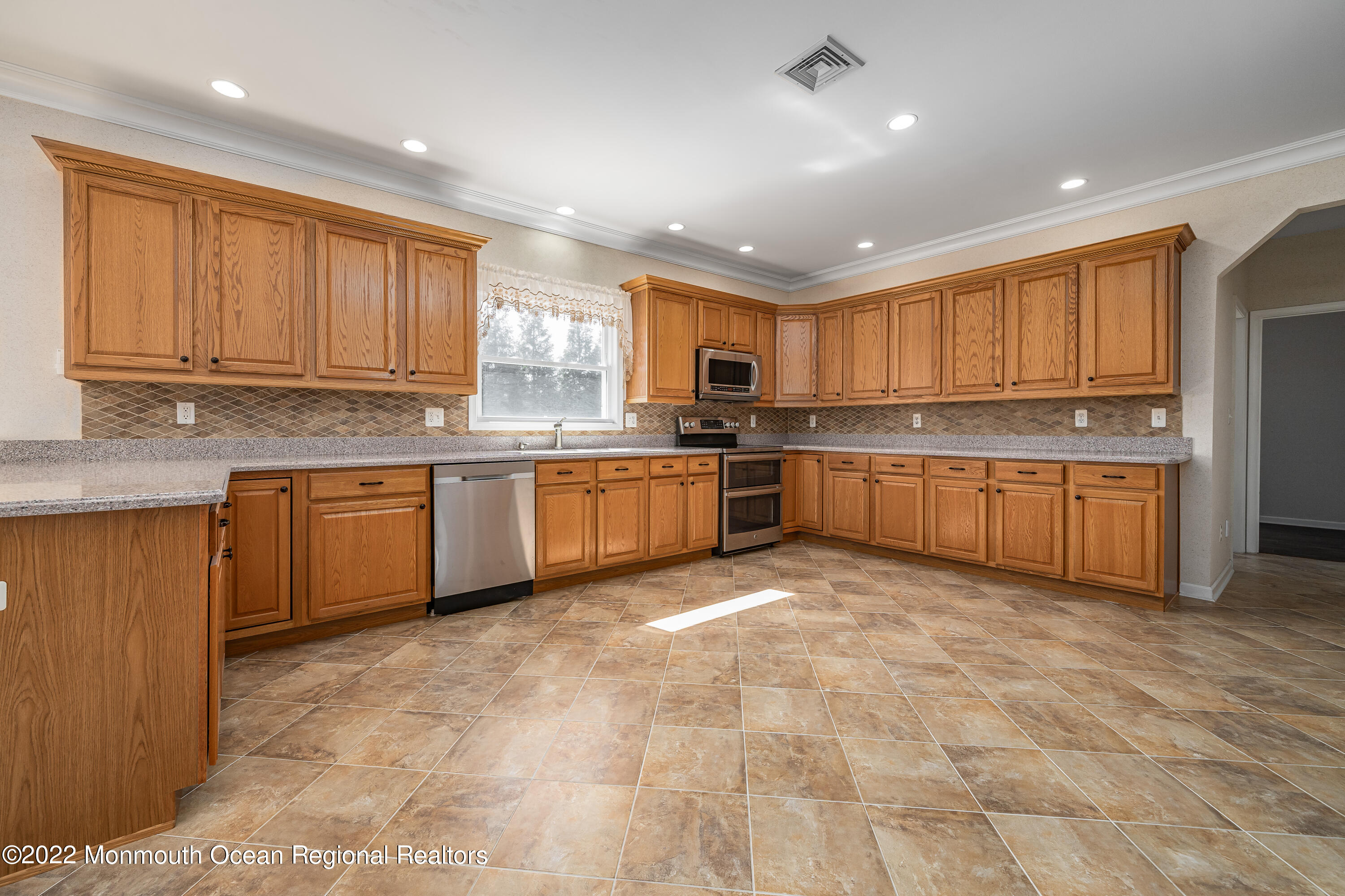 230 Riverside Drive Bayville, NJ 08721 - Photo 19 of 40 18