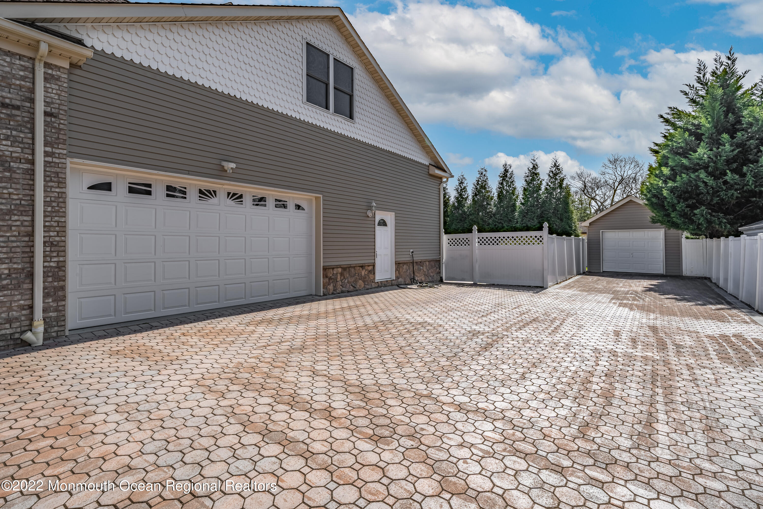 230 Riverside Drive Bayville, NJ 08721 - Photo 4 of 40 4