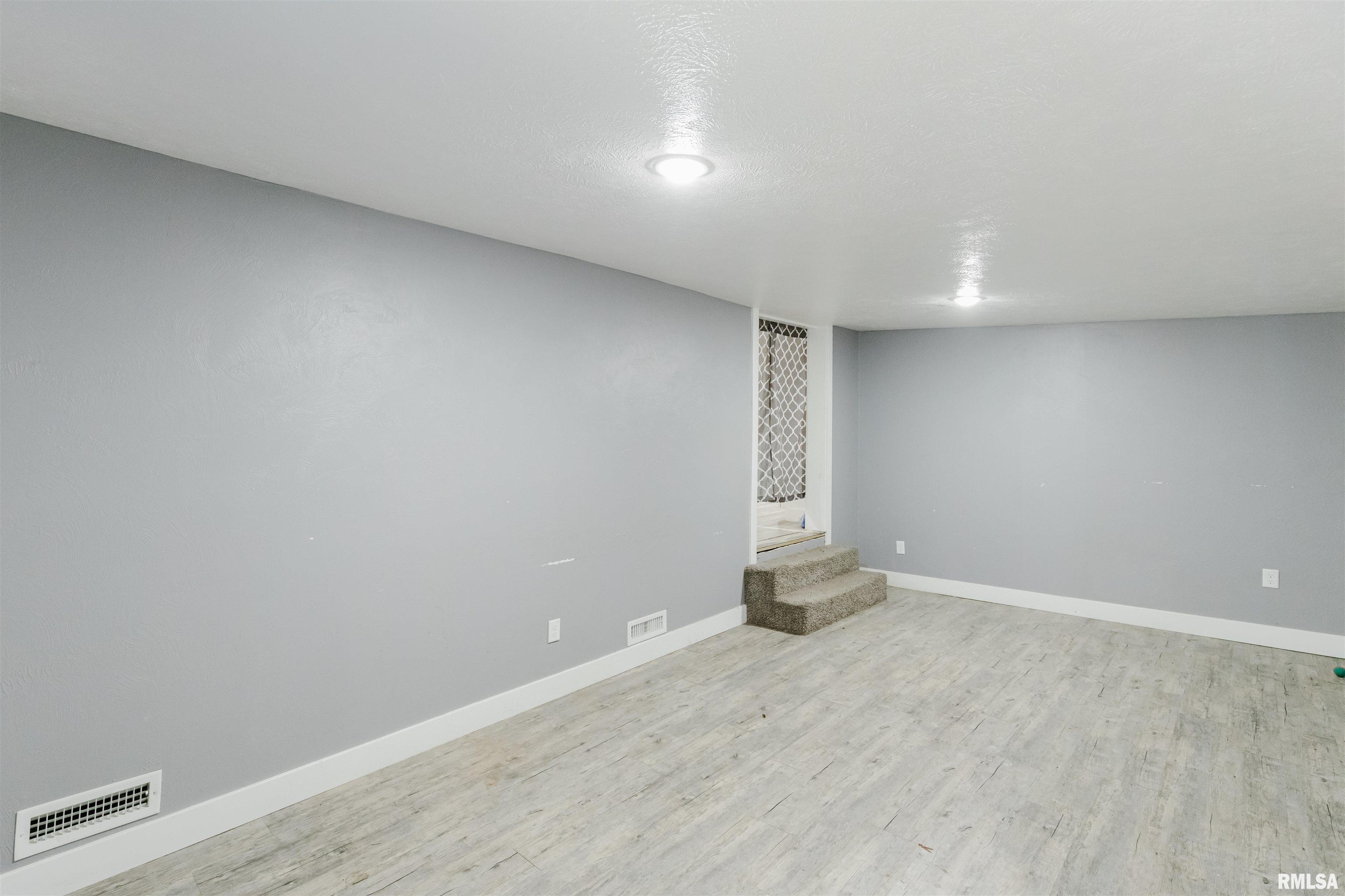 1201 North 11th Street Herrin, IL 62948 - Photo 9 of 24