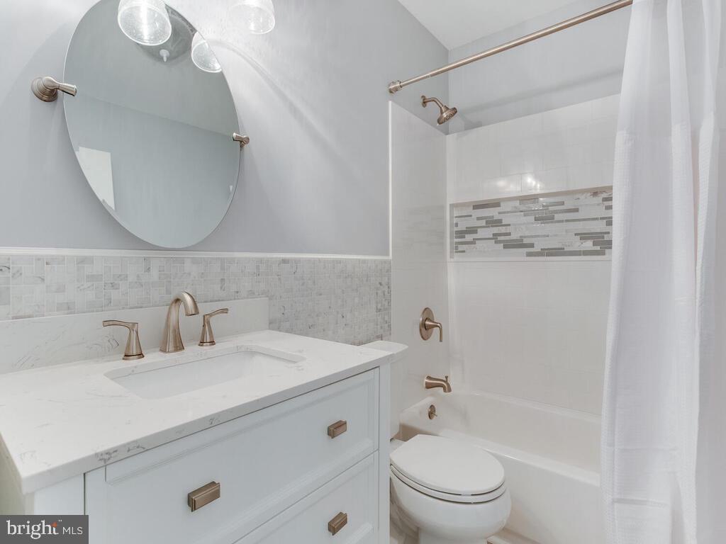 3710 8th Avenue Edgewater, MD 21037 - Photo 15 of 38 upstairs hall bath