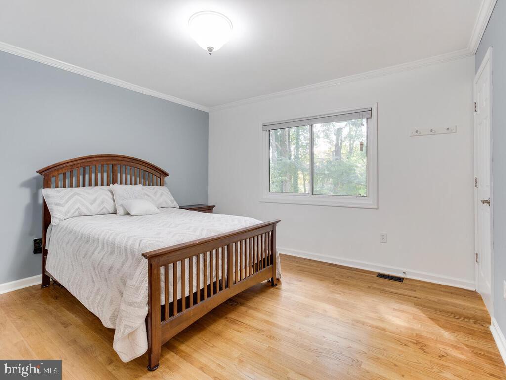 3710 8th Avenue Edgewater, MD 21037 - Photo 16 of 38 master bedroom