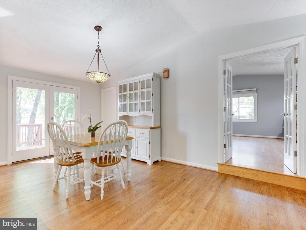 3710 8th Avenue Edgewater, MD 21037 - Photo 8 of 38 dining area