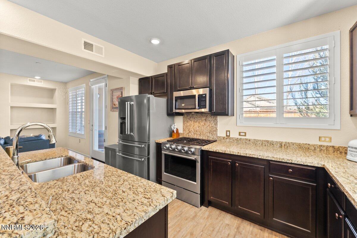 596 Costa Azul Drive Sparks, NV 89436 - Photo 5 of 21 596 Costa Azul Drive Sparks NV 89436 8 o