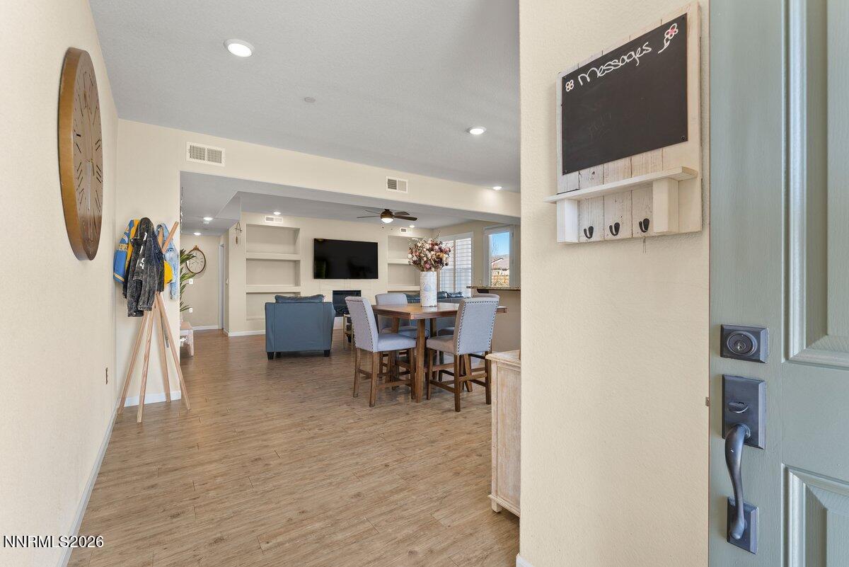 596 Costa Azul Drive Sparks, NV 89436 - Photo 7 of 21 596 Costa Azul Drive Sparks NV 89436 4 o