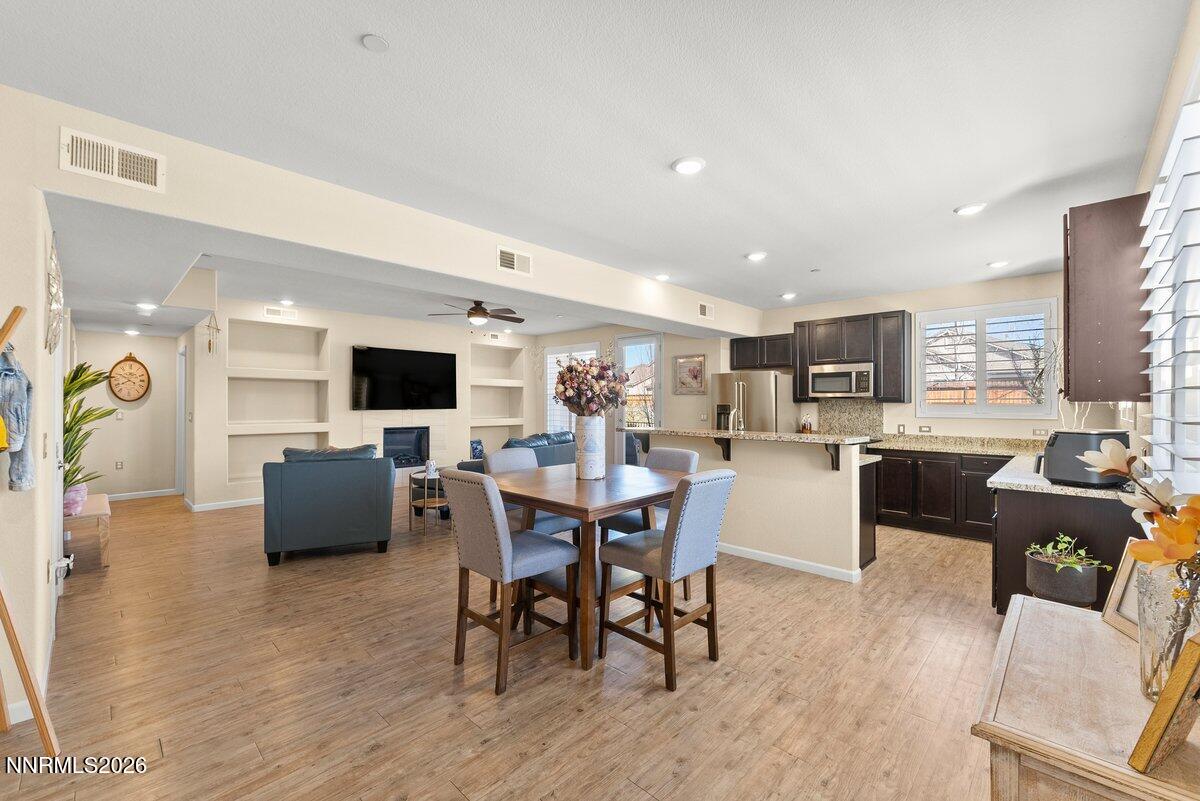 596 Costa Azul Drive Sparks, NV 89436 - Photo 9 of 21 596 Costa Azul Drive Sparks NV 89436 5 o