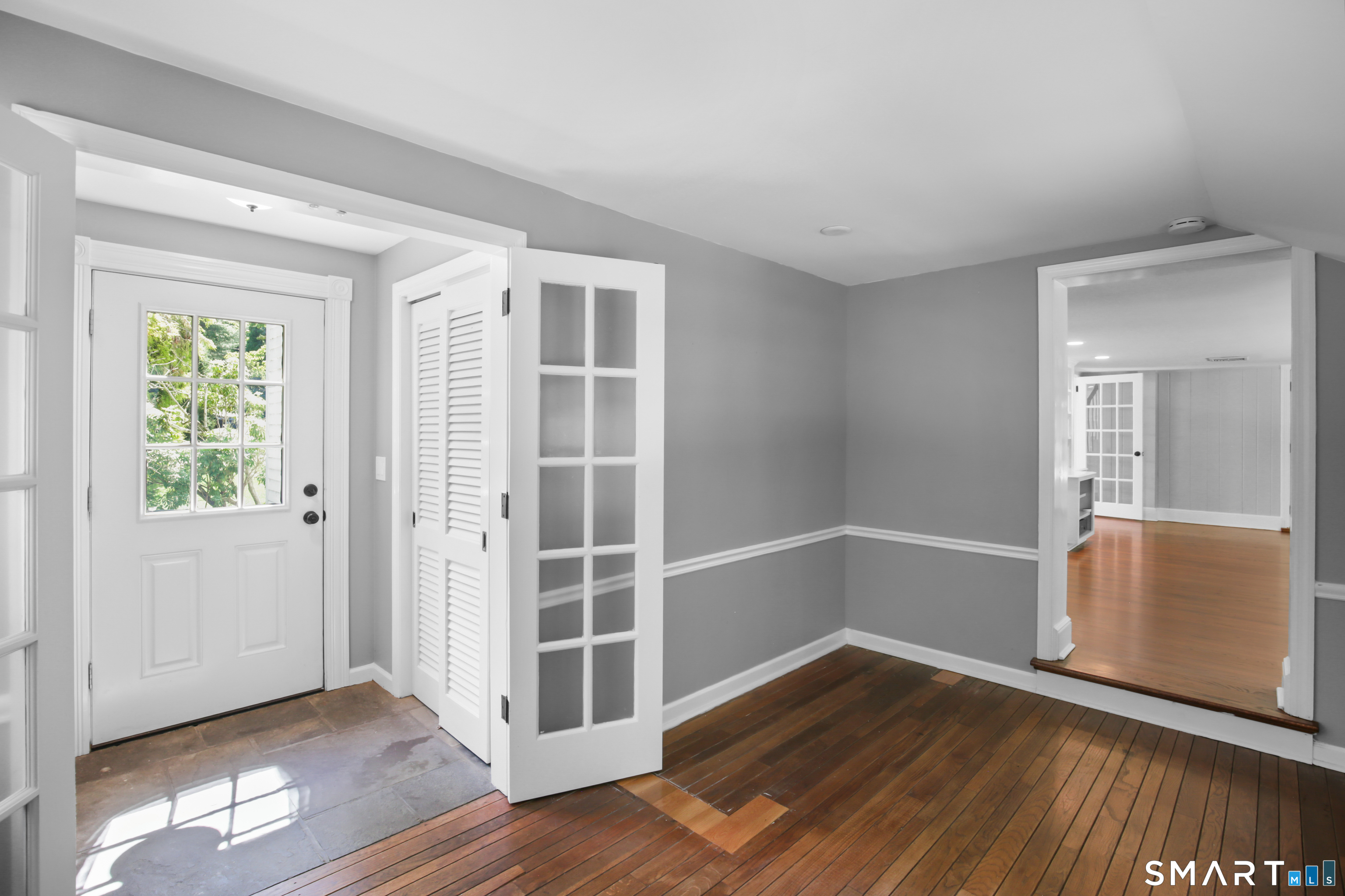 4 Wake Robin Road Westport, CT 06880 - Photo 3 of 27