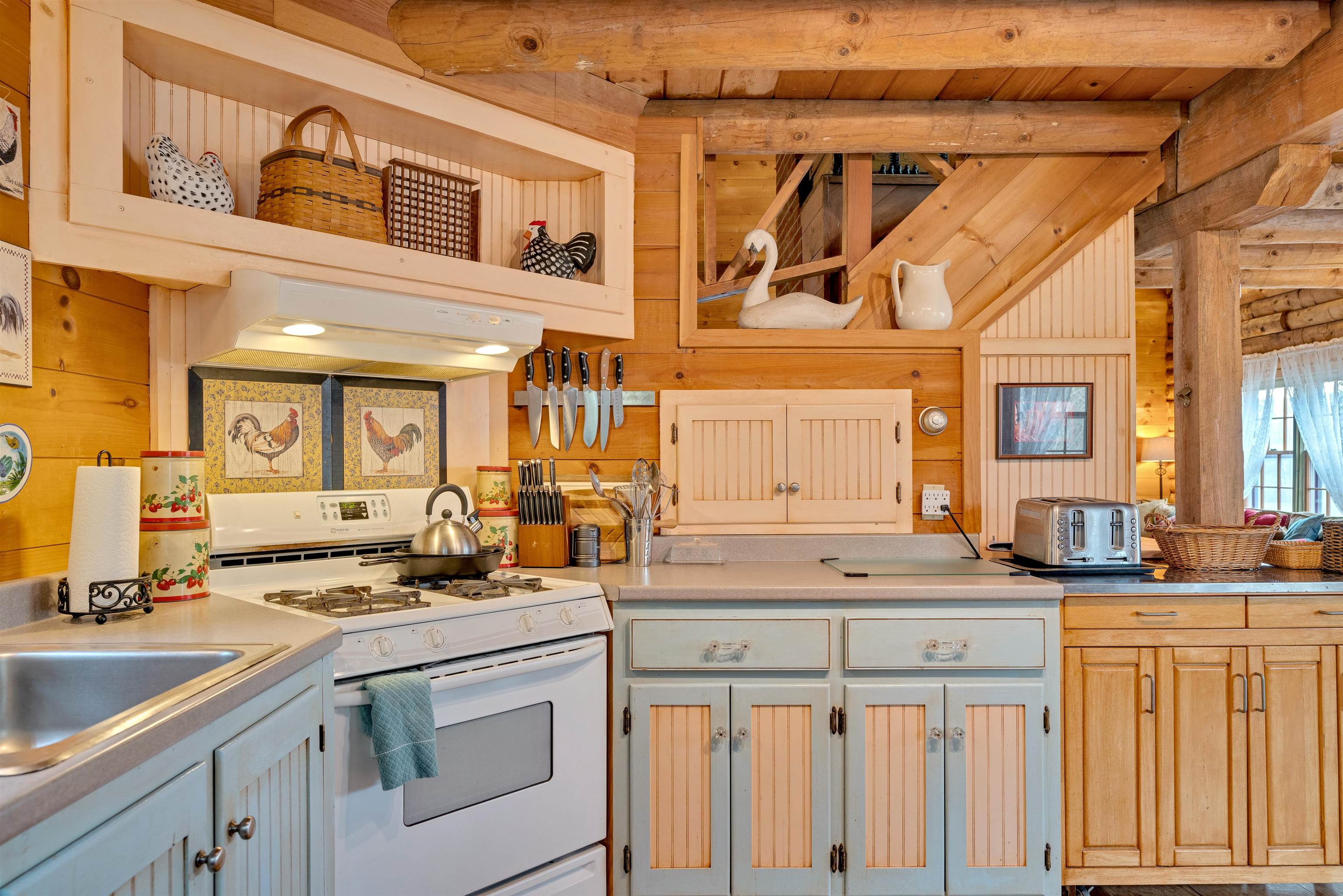 211 Wood Road Hartford, VT 05059 - Photo 14 of 56