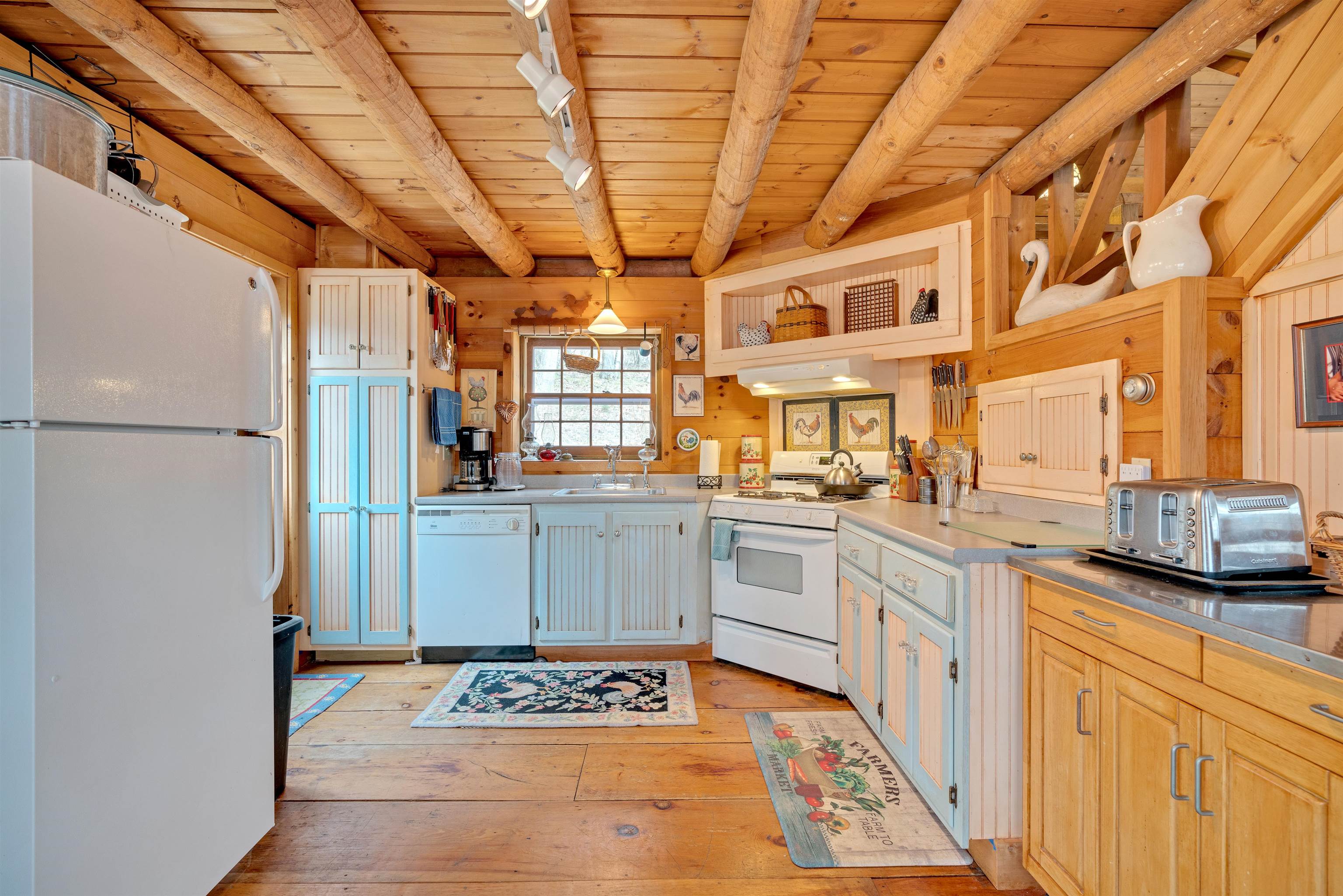 211 Wood Road Hartford, VT 05059 - Photo 15 of 56