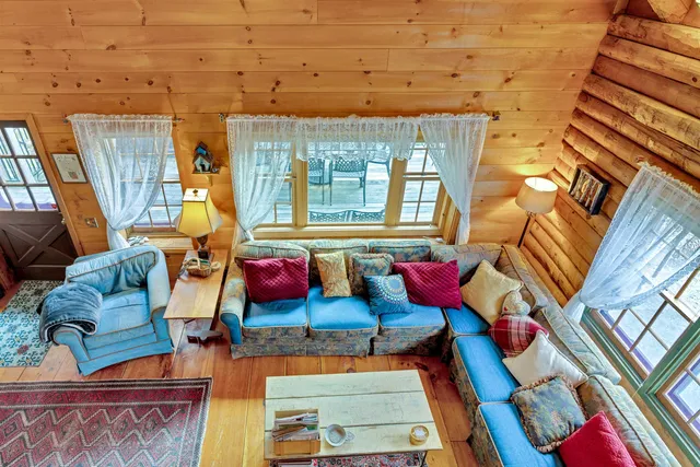 $795,000 | 211 Wood Road, Hartford, VT 05059