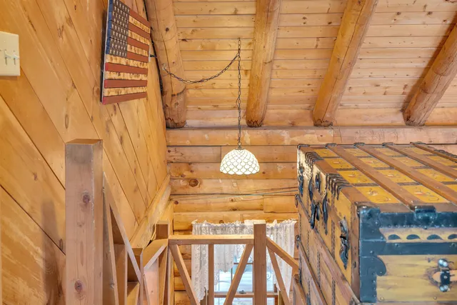 $795,000 | 211 Wood Road, Hartford, VT 05059