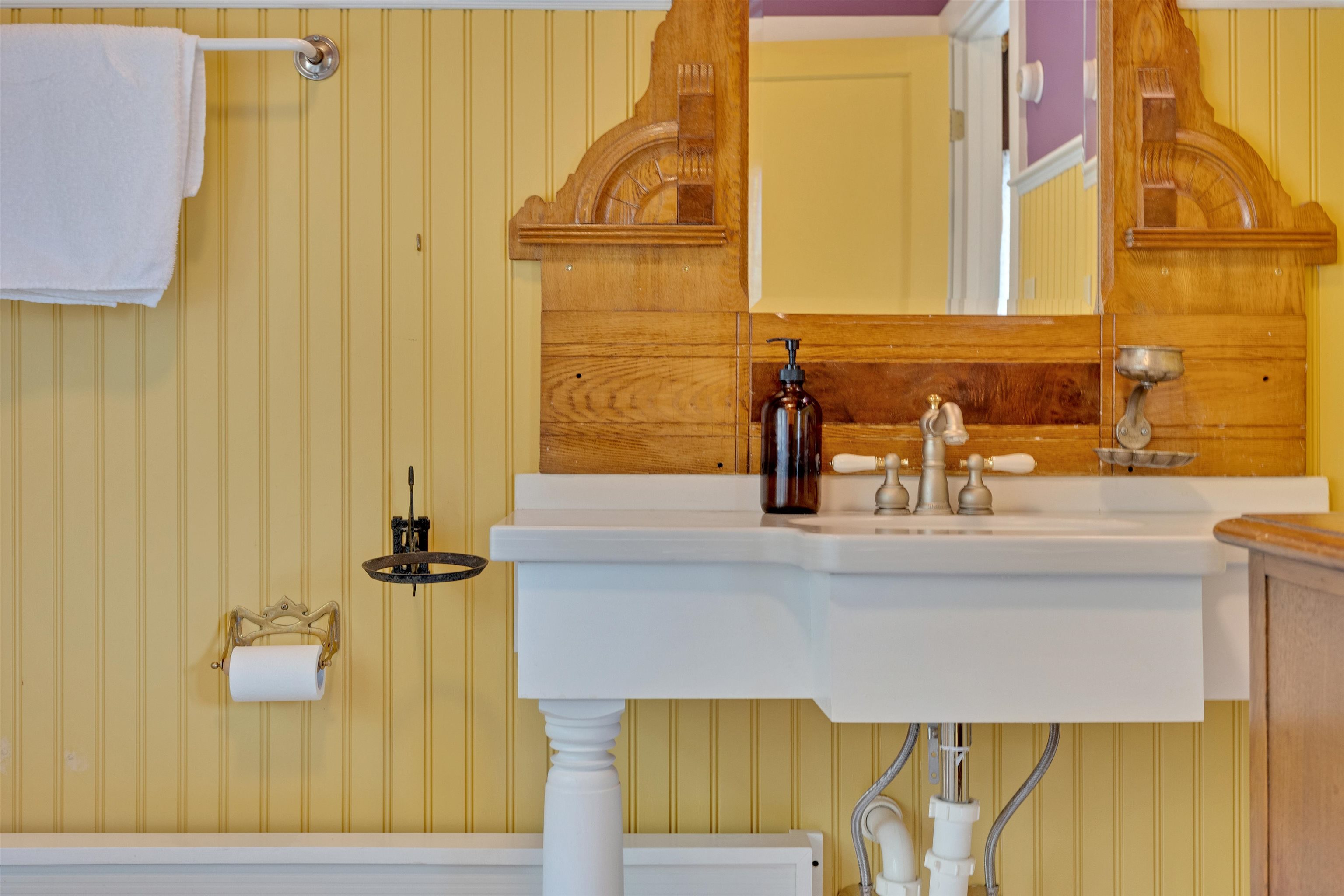 211 Wood Road Hartford, VT 05059 - Photo 27 of 56