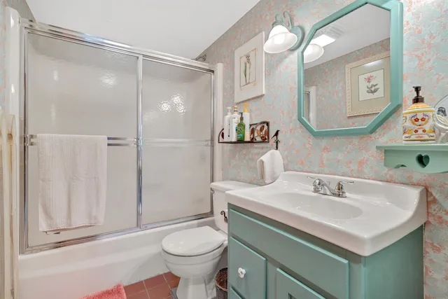 $795,000 | 211 Wood Road, Hartford, VT 05059