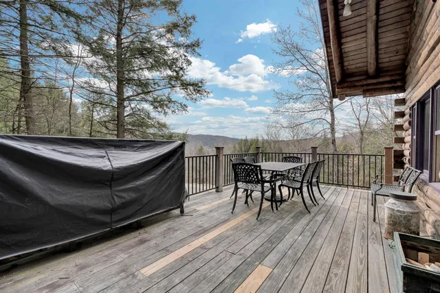 $795,000 | 211 Wood Road, Hartford, VT 05059