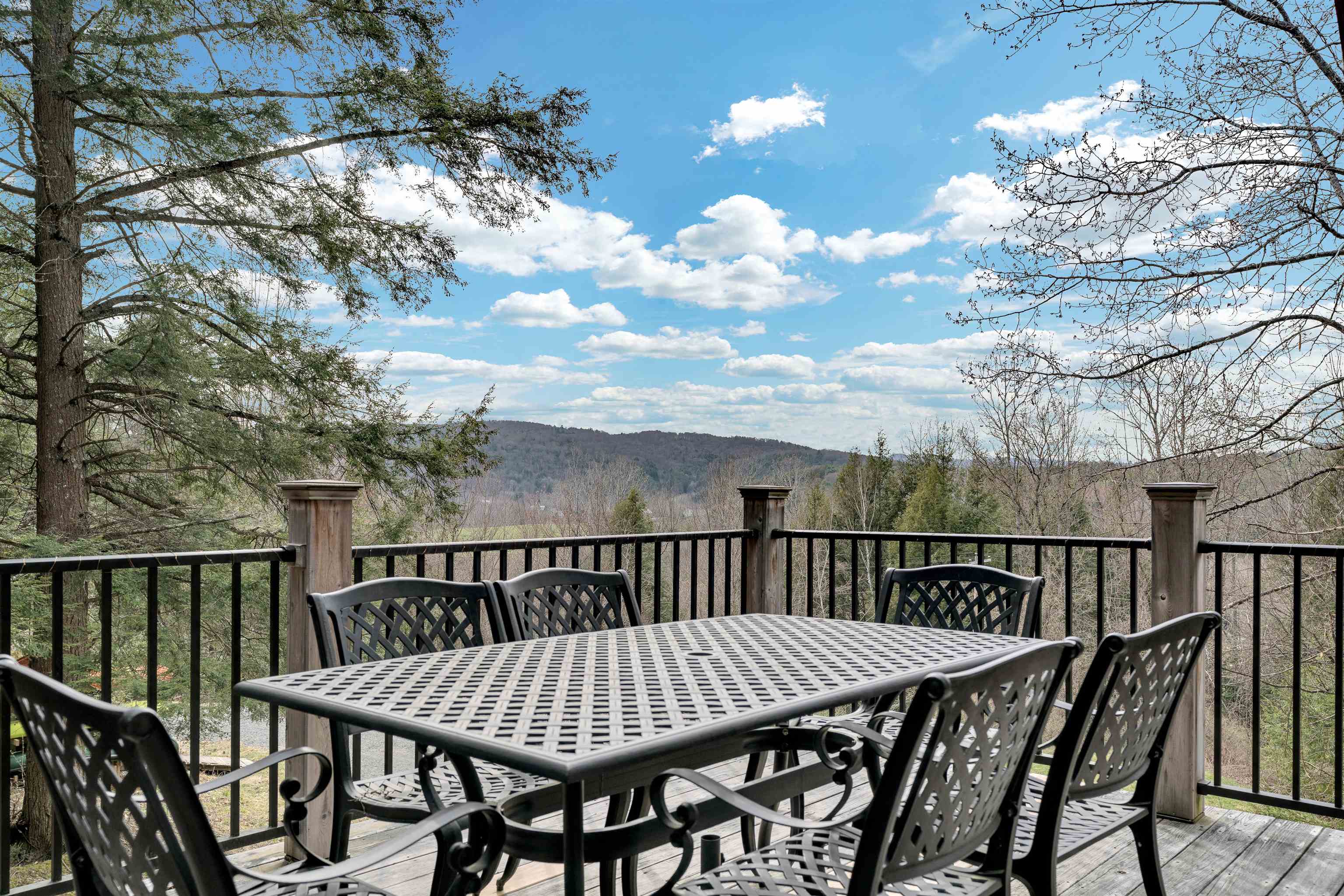 211 Wood Road Hartford, VT 05059 - Photo 37 of 56