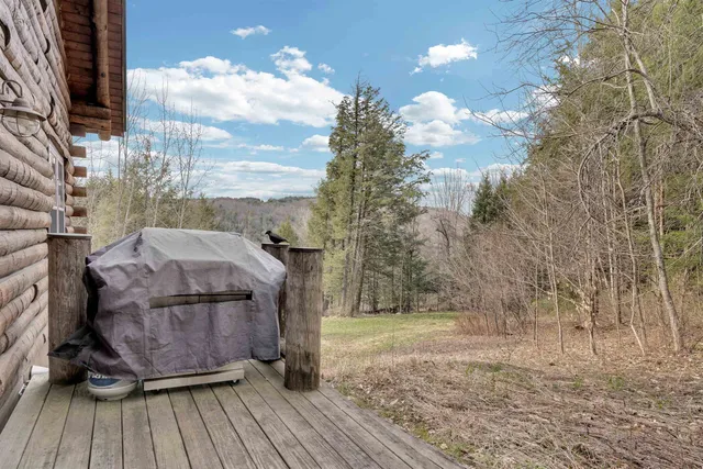 $795,000 | 211 Wood Road, Hartford, VT 05059