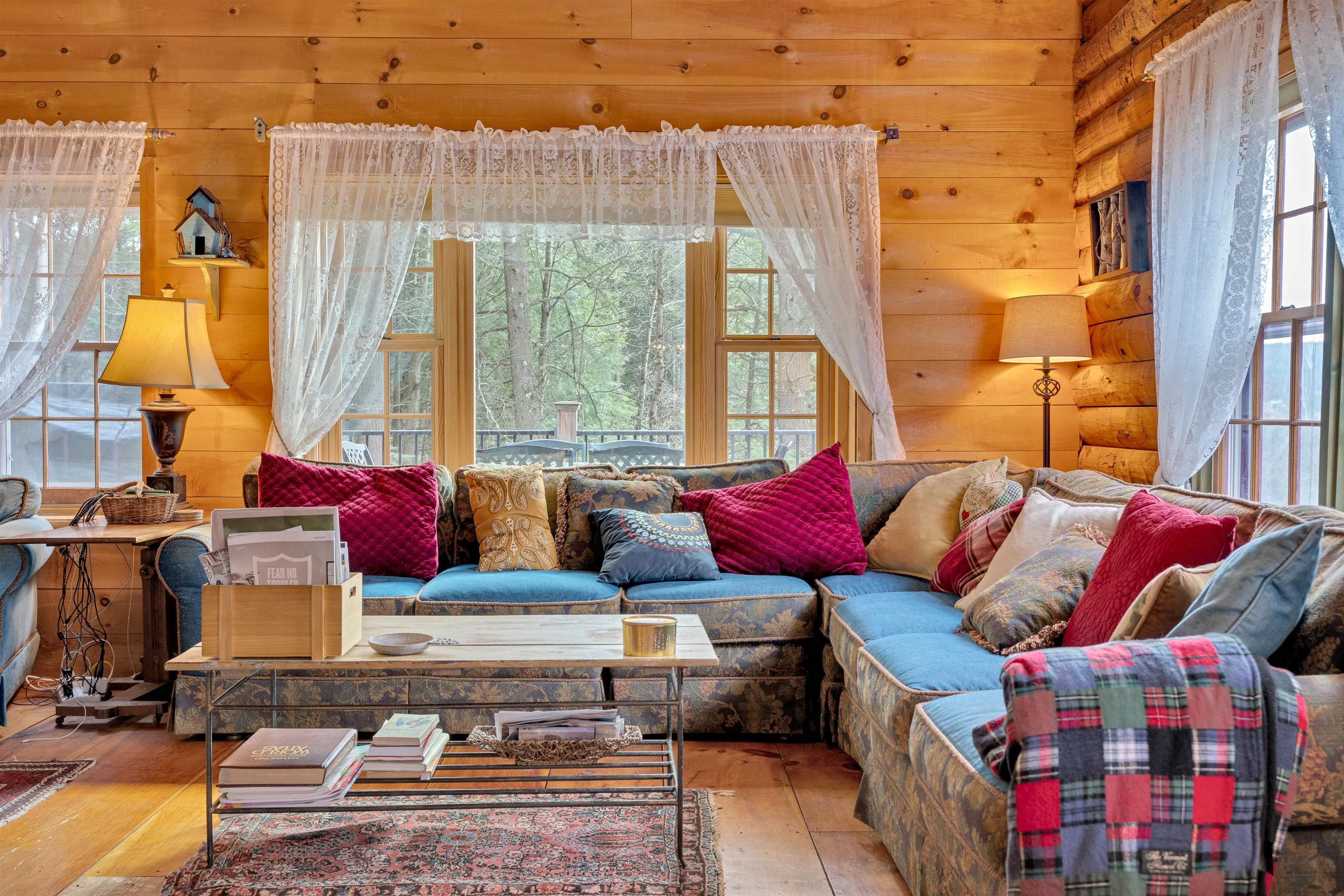 211 Wood Road Hartford, VT 05059 - Photo 10 of 56