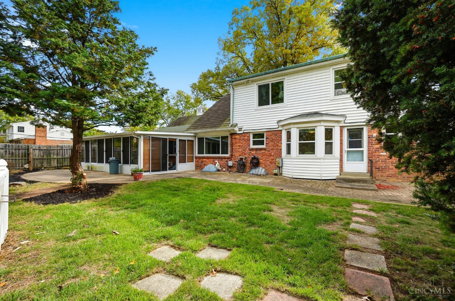 1072 West Galbraith Road Cincinnati, OH 45231 - Photo 45 of 56
