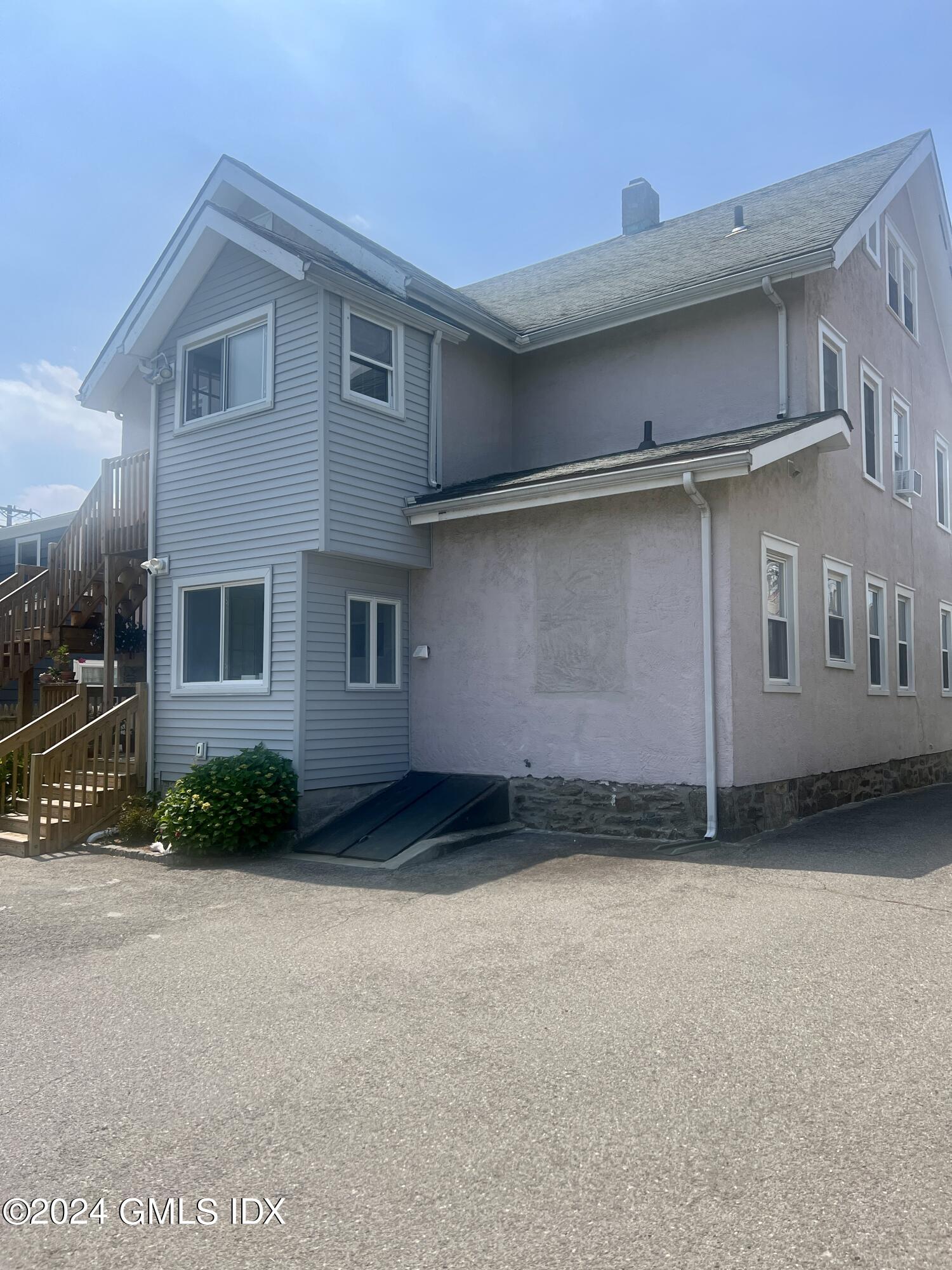 225 Hamilton Avenue, Unit 1 Greenwich, CT 06830 - Photo 35 of 39 Back of house