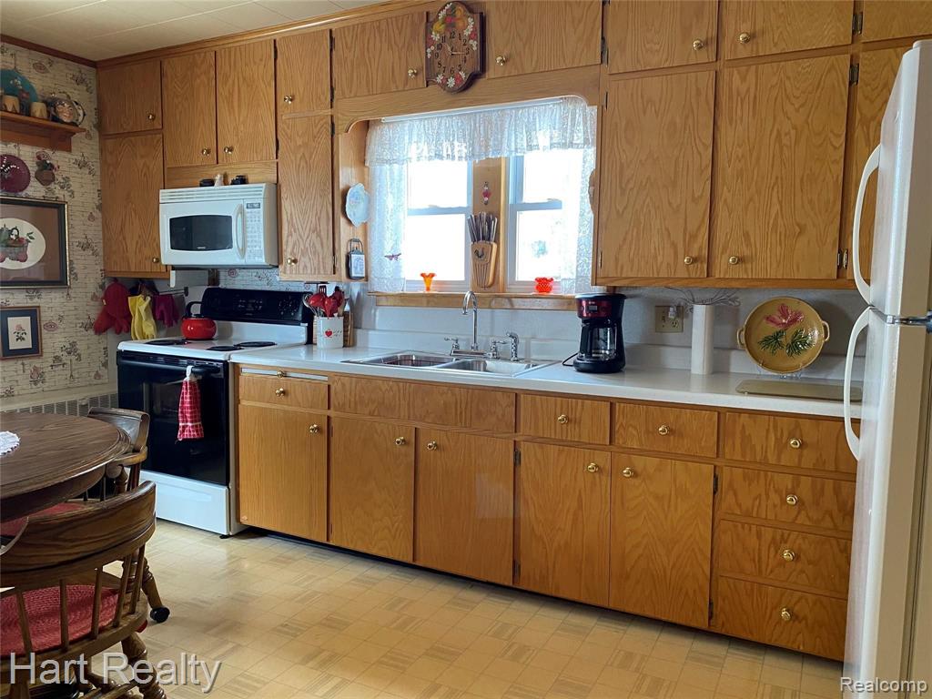 5680 Walker Road Marlette, MI 48453 - Photo 8 of 29