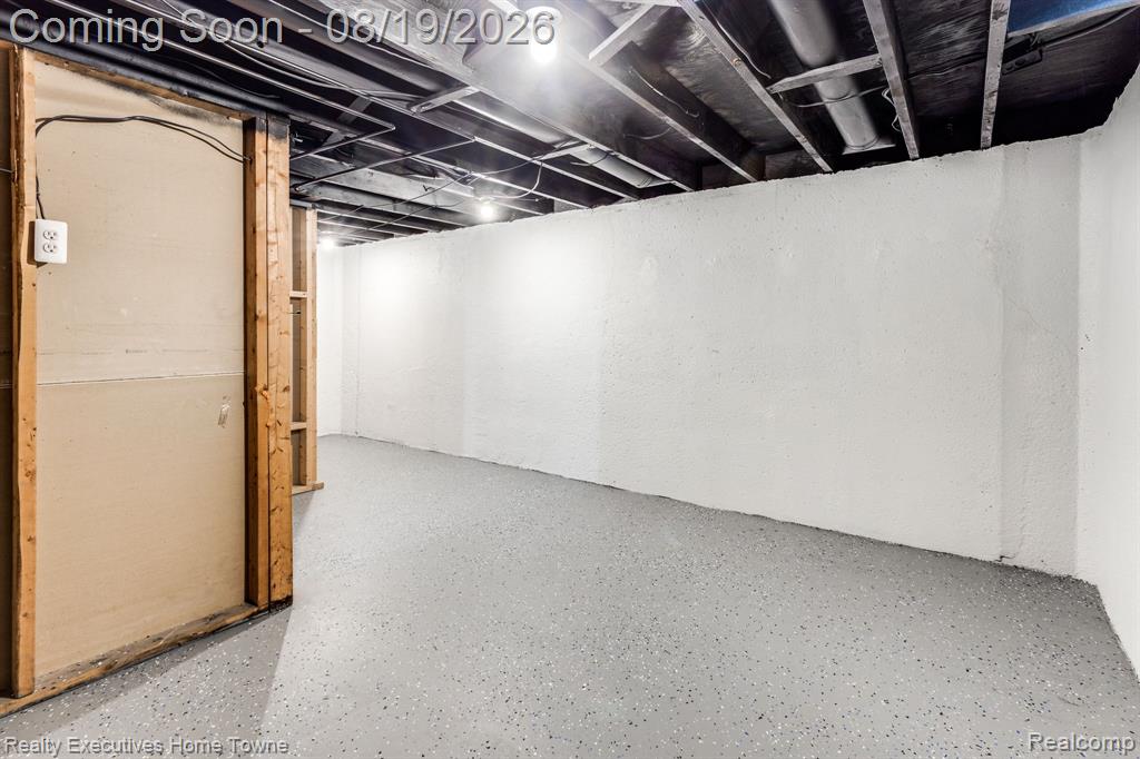 2448 Oakcrest Road Sterling Heights, MI 48310 - Photo 28 of 31 Gallery Image 28
