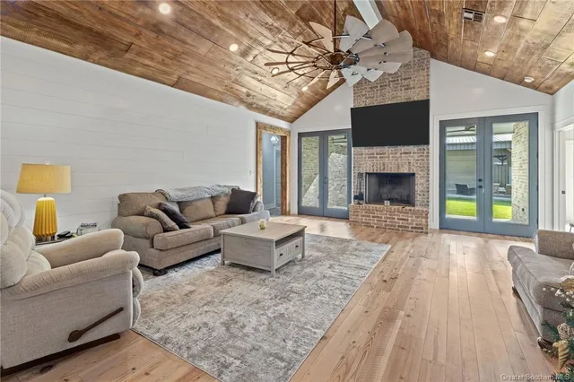 $799,000 | 19287 Dama Landry Road, Jennings, LA 70546