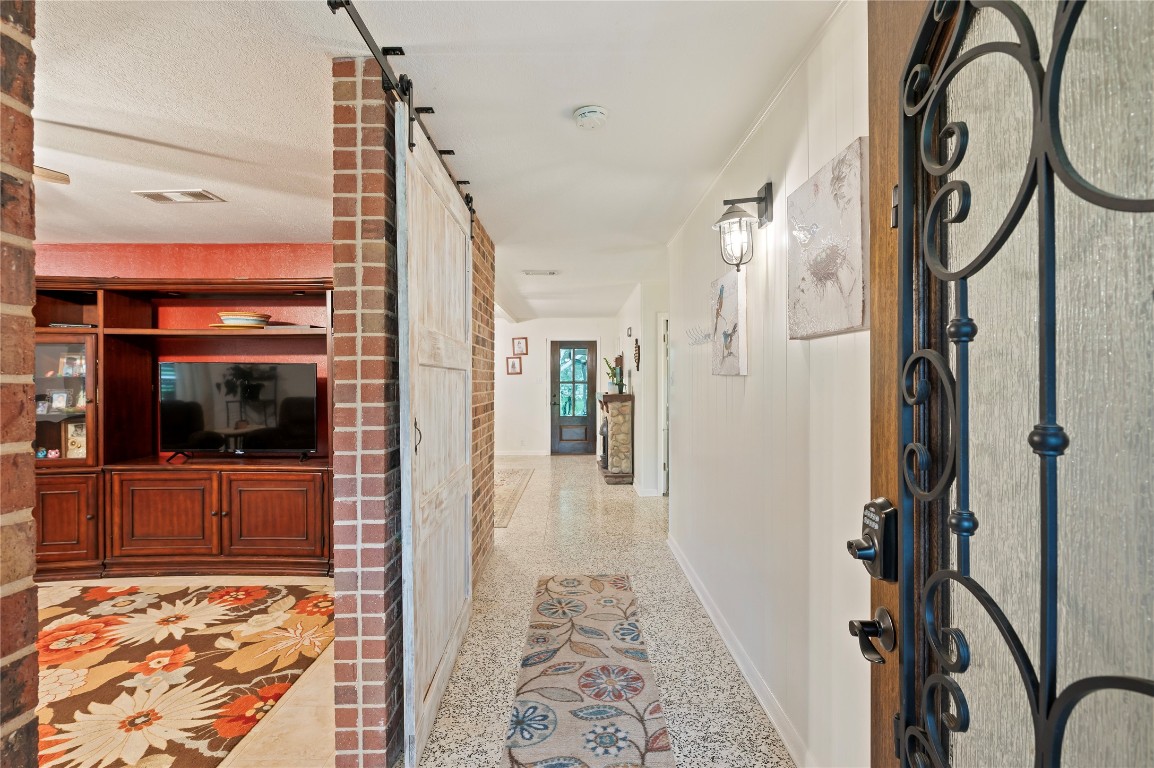725 Thompson Road Alvin, TX 77511 - Photo 13 of 44