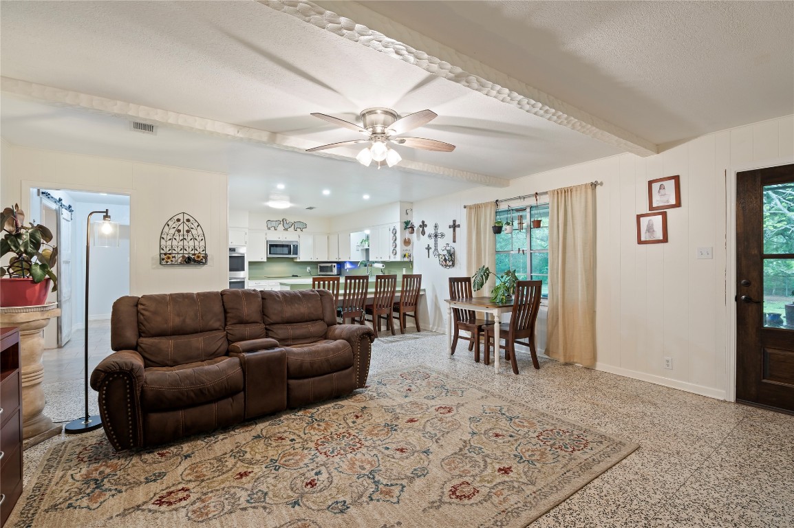 725 Thompson Road Alvin, TX 77511 - Photo 18 of 44 family room