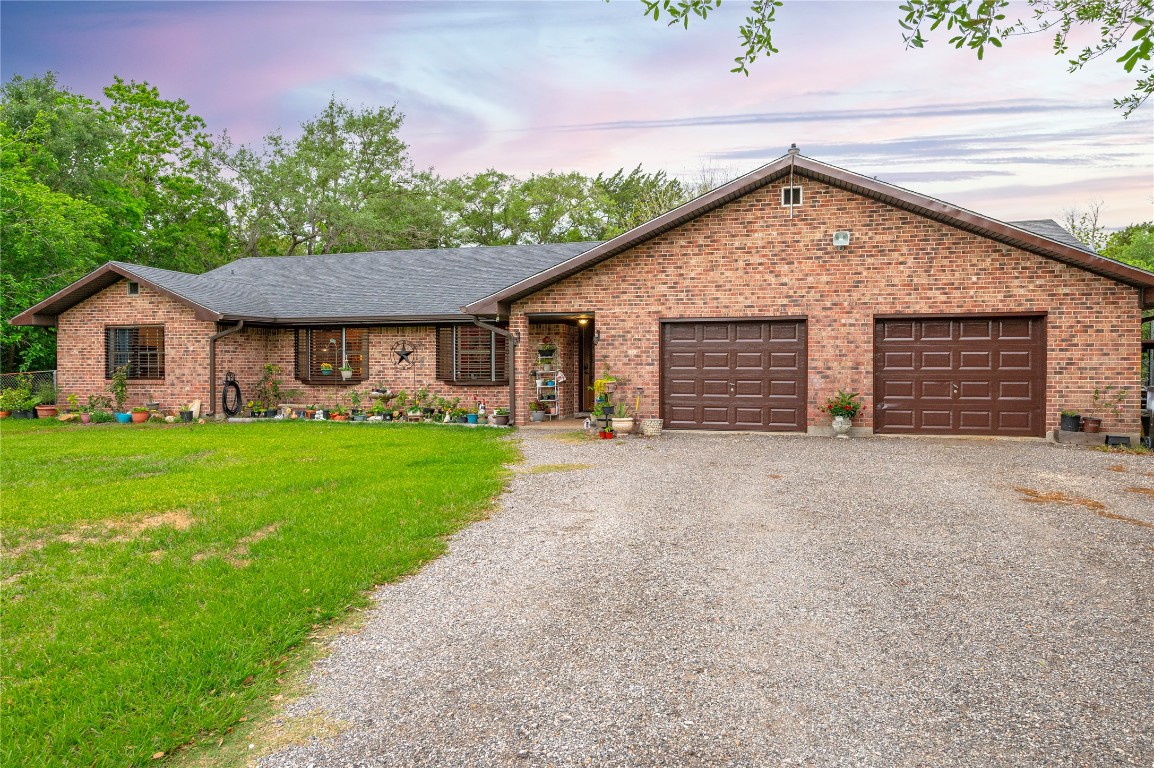 725 Thompson Road Alvin, TX 77511 - Photo 3 of 44