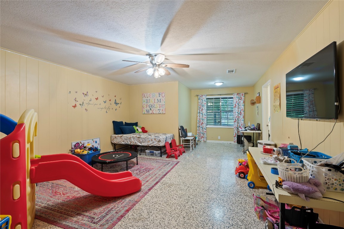 725 Thompson Road Alvin, TX 77511 - Photo 31 of 44 gameroom