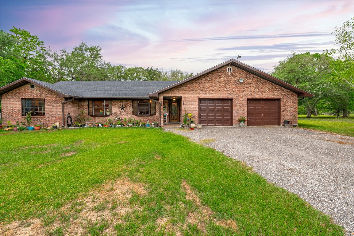 725 Thompson Road Alvin, TX 77511 - Photo 8 of 44