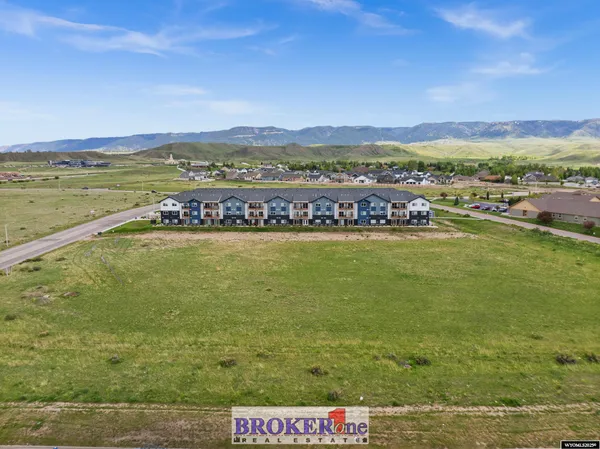 $2,143,152 | 3250 Patriot Drive, Casper, WY 82604