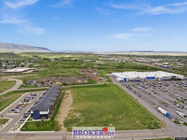$2,143,152 | 3250 Patriot Drive, Casper, WY 82604