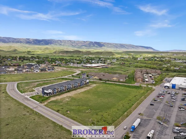 $2,143,152 | 3250 Patriot Drive, Casper, WY 82604