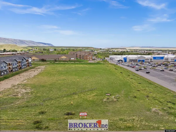 $2,143,152 | 3250 Patriot Drive, Casper, WY 82604