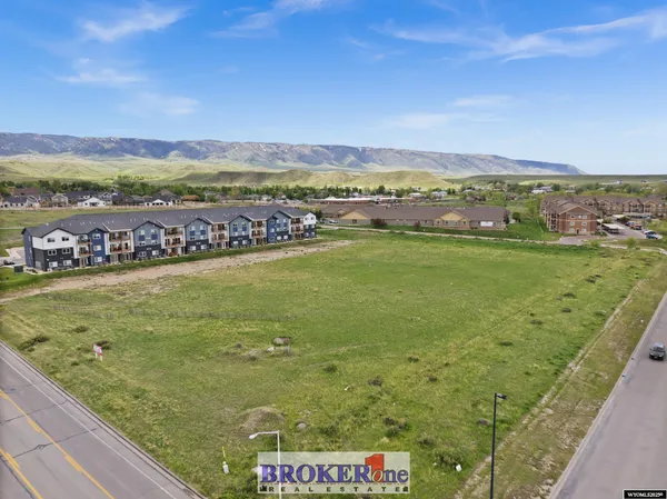 $2,143,152 | 3250 Patriot Drive, Casper, WY 82604