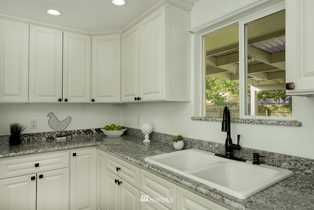 319 234th Place Southwest Bothell, WA 98021 - Photo 10 of 30