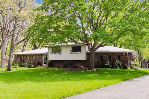 $300,000 | 26339 South Woodlawn Avenue, Crete, IL 60417