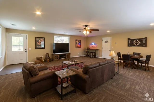 $325,000 | 2233 South Folsomville Road, Boonville, IN 47601