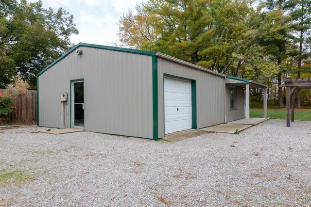 $325,000 | 2233 South Folsomville Road, Boonville, IN 47601