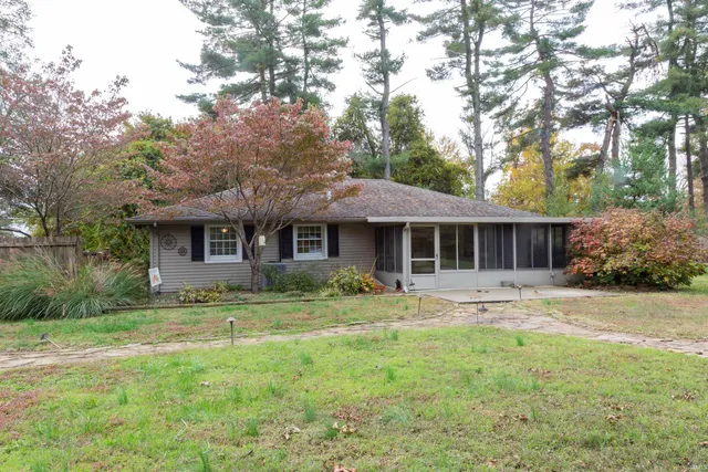 $325,000 | 2233 South Folsomville Road, Boonville, IN 47601