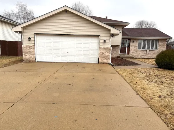 $303,500 | 7013 Manchester Drive, Plainfield, IL 60586