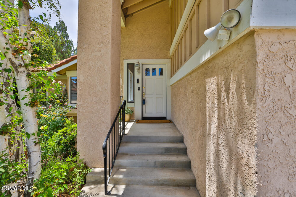 4035 Cliffrose Avenue Moorpark, CA 93021 - Photo 3 of 43 8I6A5696