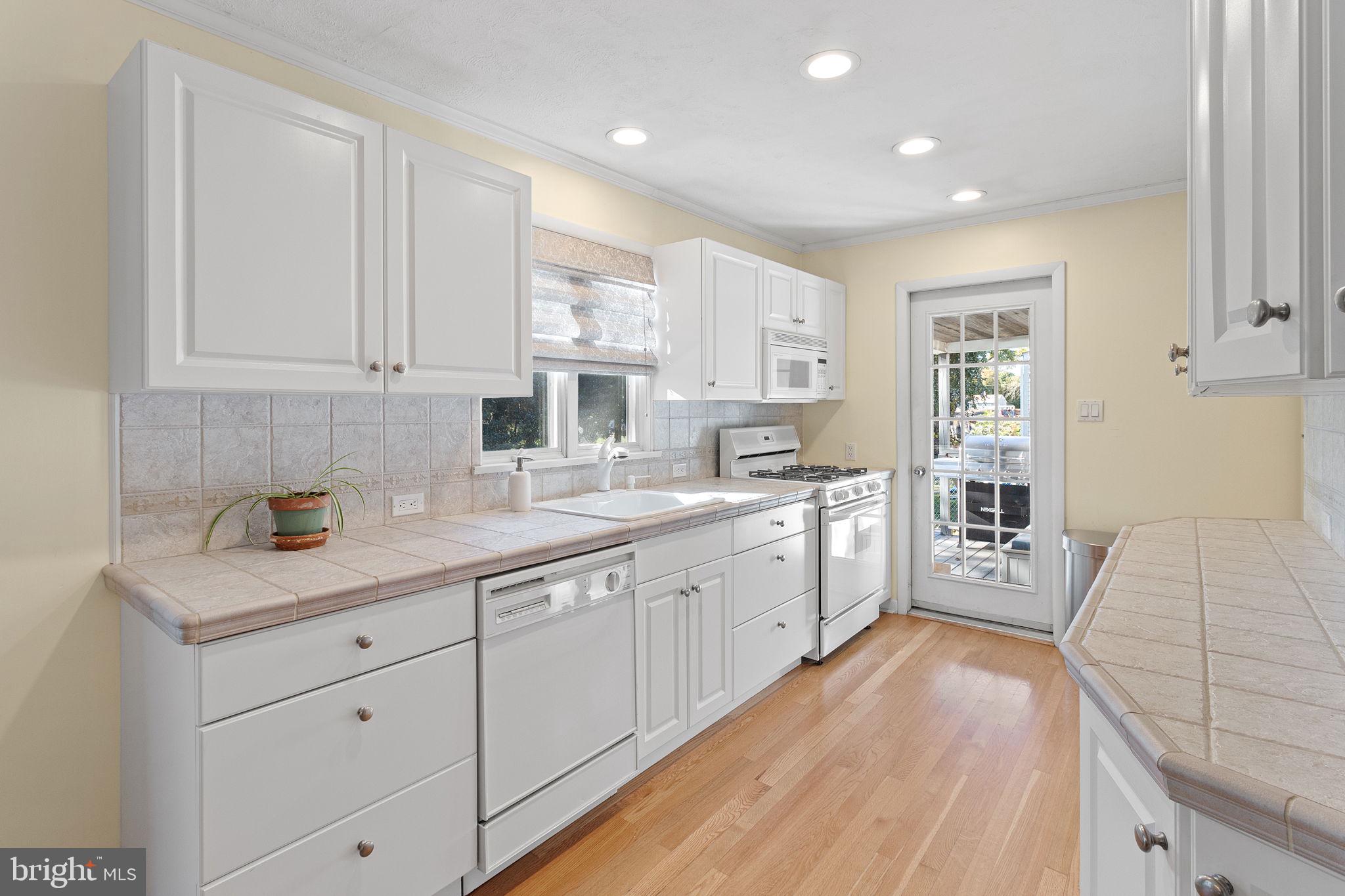 85 Ewingville Road Ewing, NJ 08638 - Photo 8 of 26 Gallery Image 8
