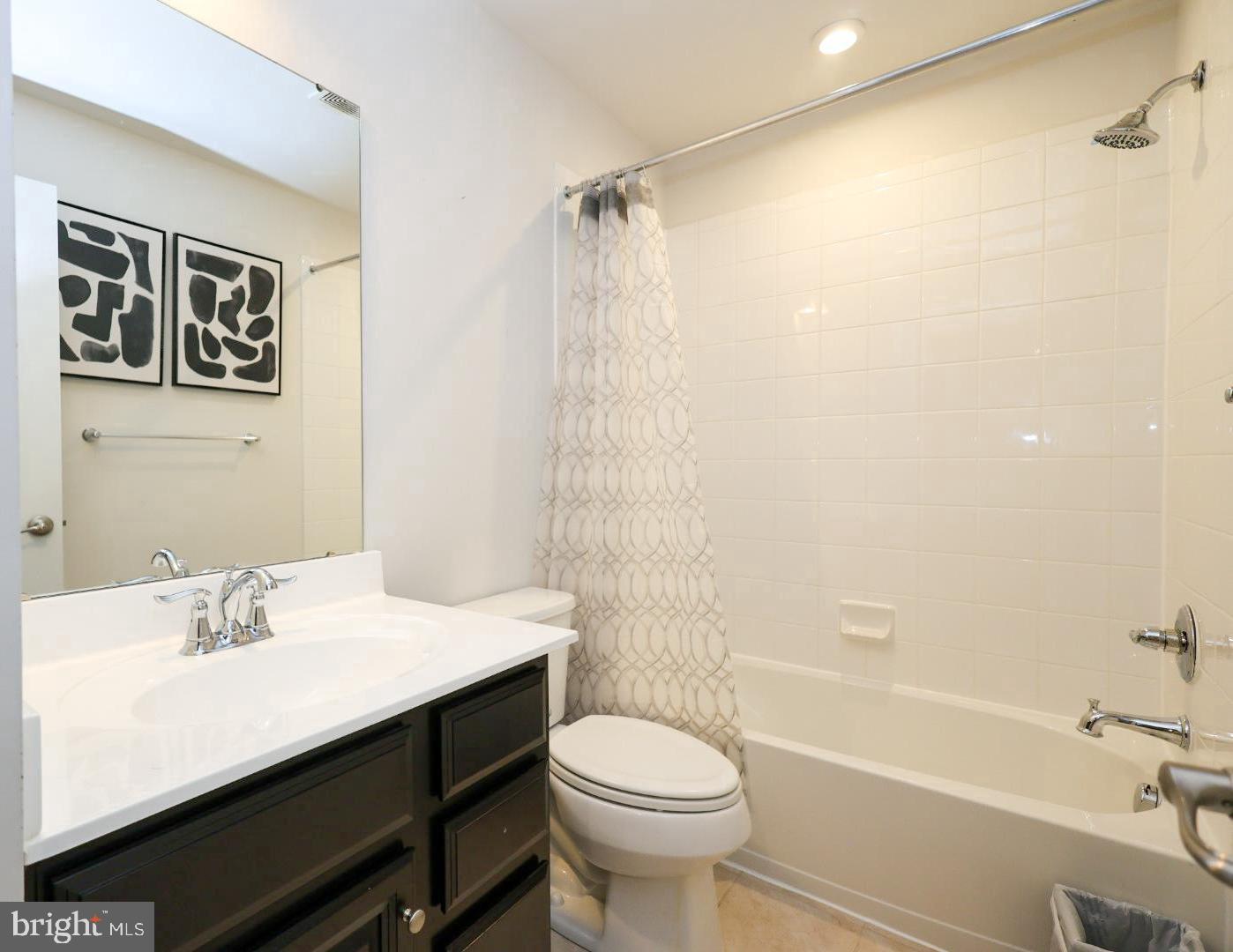152 Tywyn Drive Middletown, DE 19709 - Photo 23 of 25 a bathroom with a sink toilet and shower