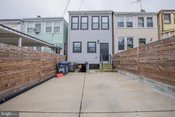 a view of house with a street