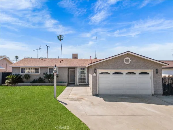 $799,900 | 218 Foxbury Avenue, Pomona, CA 91767