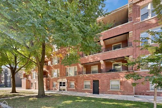 $8,345,000 | 4358 South Prairie Avenue, Chicago, IL 60653
