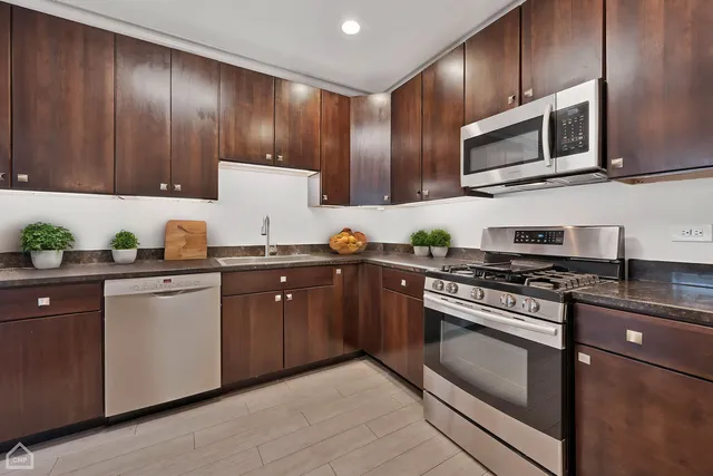 $8,345,000 | 4358 South Prairie Avenue, Chicago, IL 60653